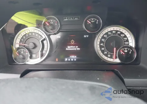 2017 Ram 1500 Laramie 4X4 6'4 Box z USA, uszkodzony, nr VIN 1C6RR7VT5HS774521